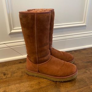 Ladies UGG boots size 10